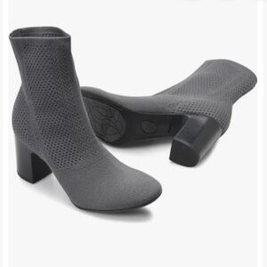 BORN Meggs Gray Sock Boots Pull-On Block Heel Booties  Size 10
